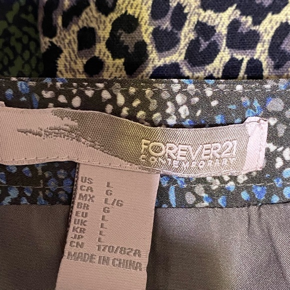 Forever21 Contemporary Patterned Silk Skirt - Picture 2 of 2